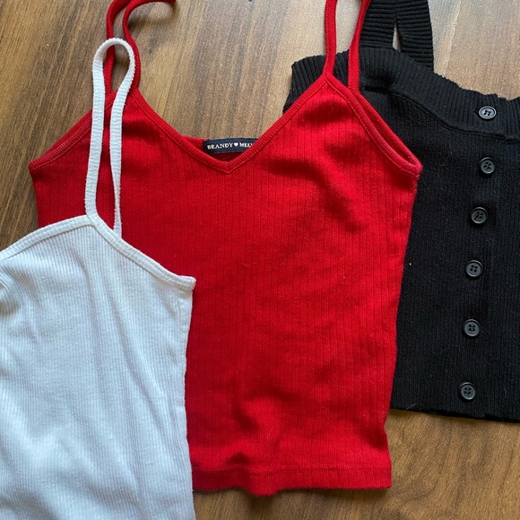 Three Brandy Melville tanks - Picture 3 of 4